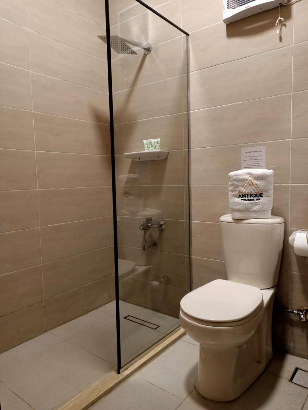 Antique Pyramids Inn Giza Room photo